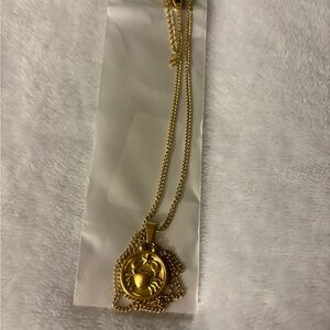 Gold Pendant Necklace